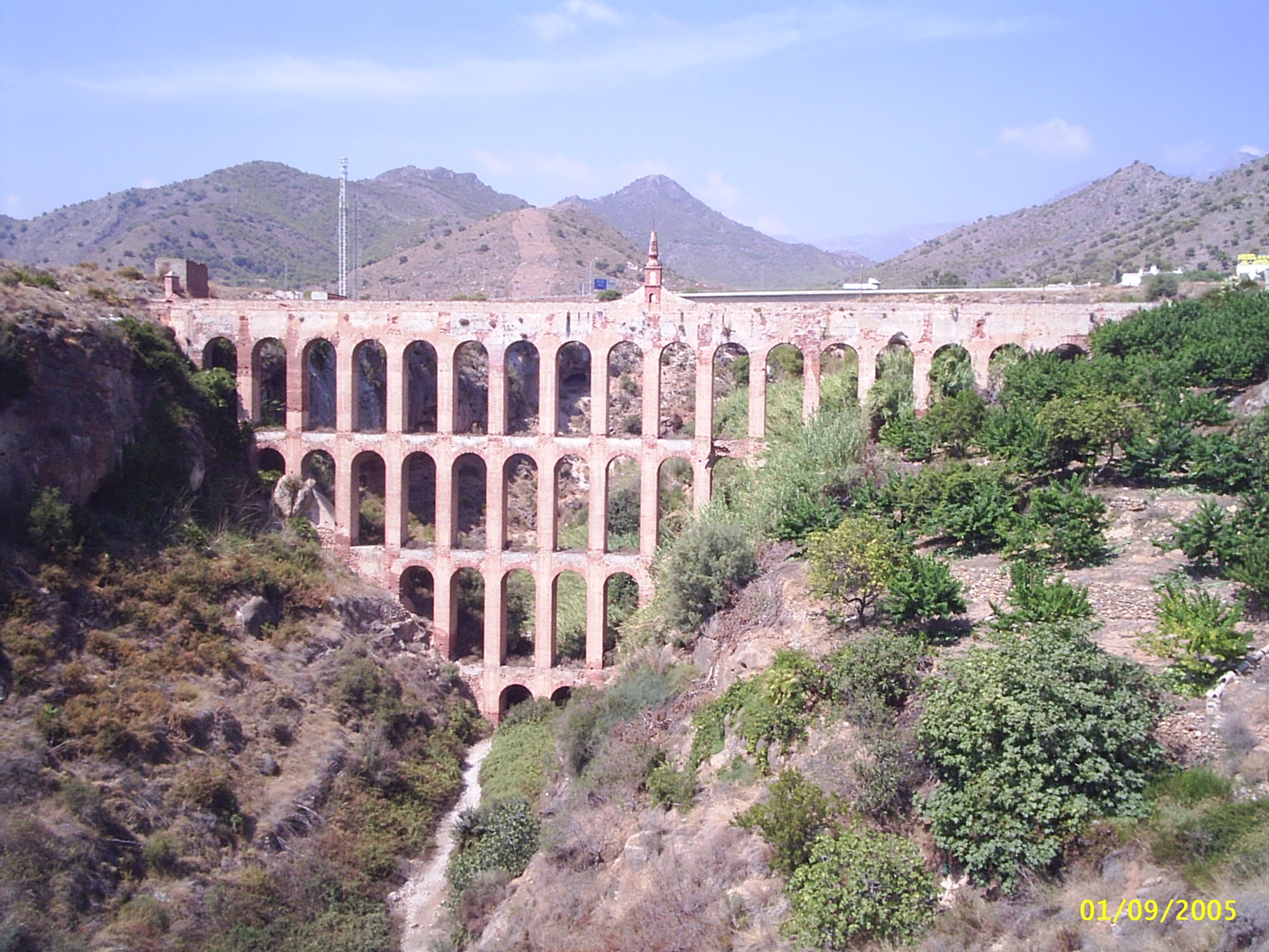 L'Acueducto del Águila, aqueduc à quatre niveaux d'arches entre Nerja et Maro