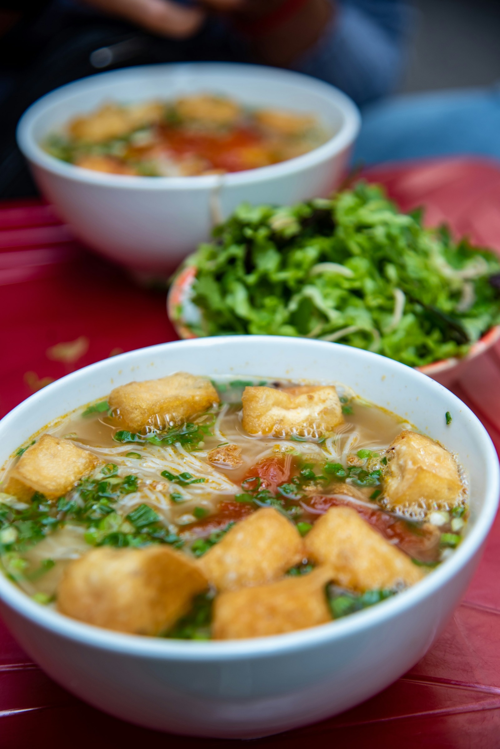 Bún ốc — escargots dans le bouillon aigre